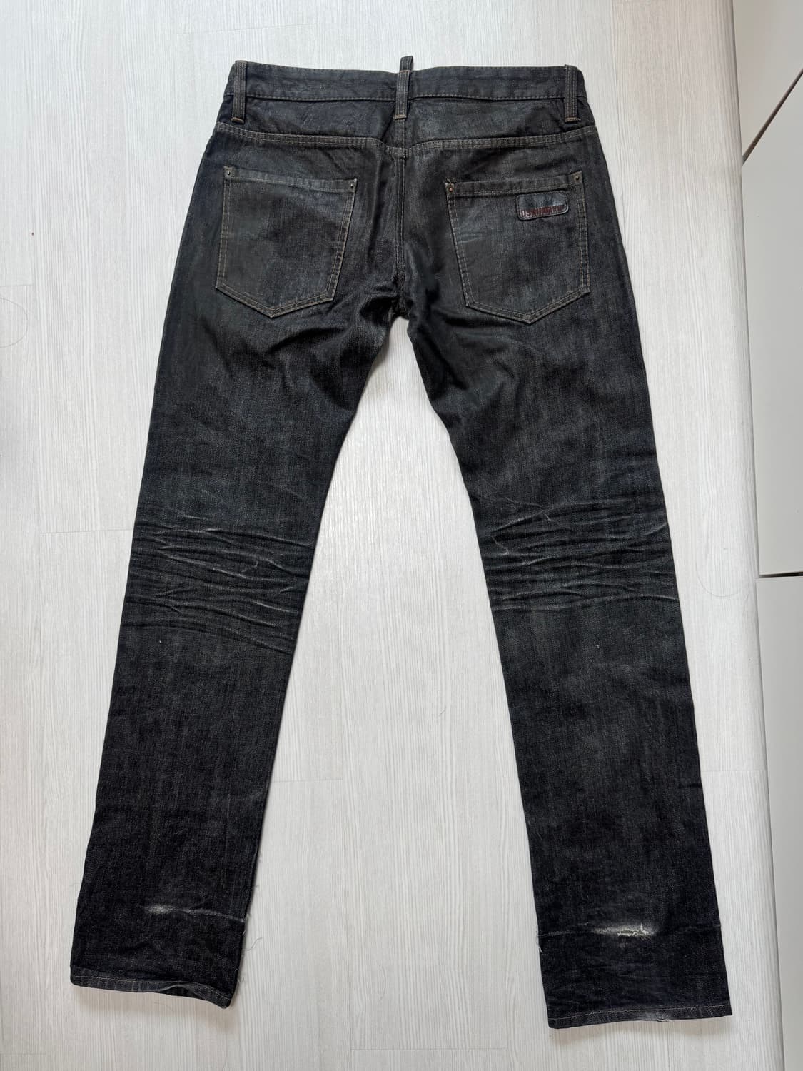 Dsquared2 black wash distressed jeans 상품이미지3