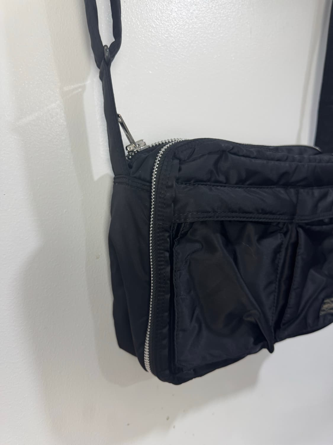 요시다포터 탱커 크로스백 M 사이즈 블랙컬러  상품이미지8