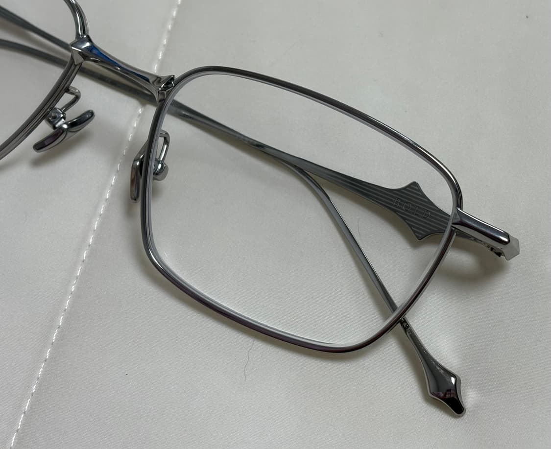 젠틀몬스터 볼드컬렉션 반타02 안경 판매 상품이미지5