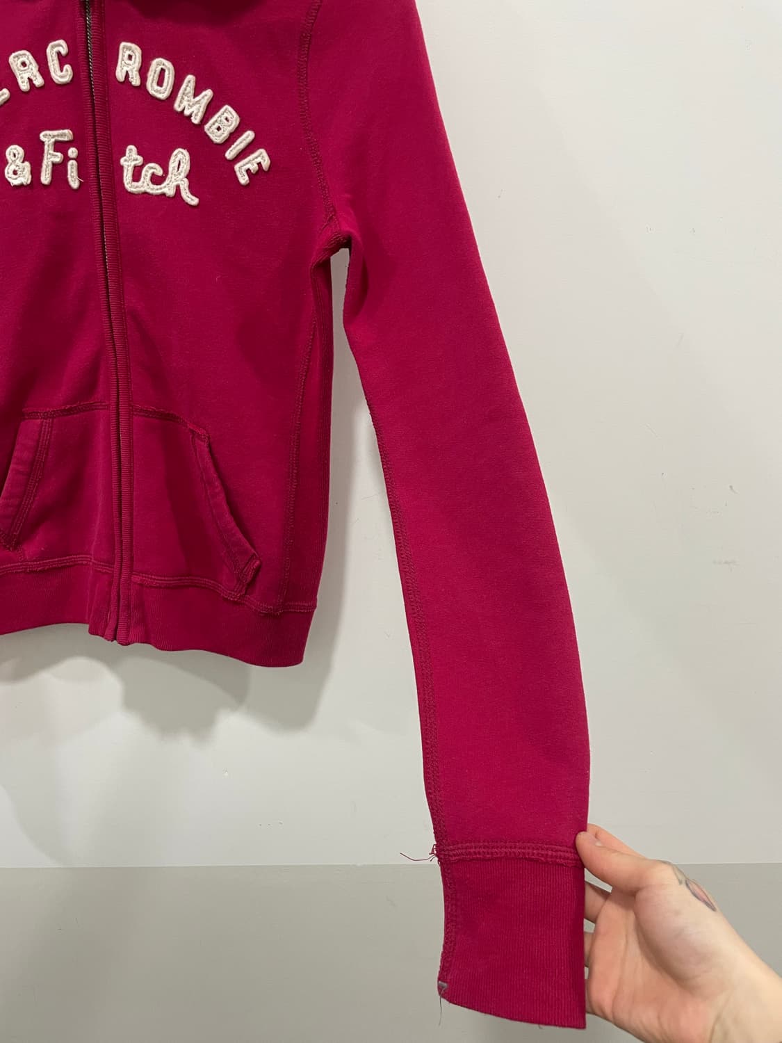 Abercrombie 아베크롬비 딥 핑크 자수로고 슬림핏 후드집업 상품이미지8