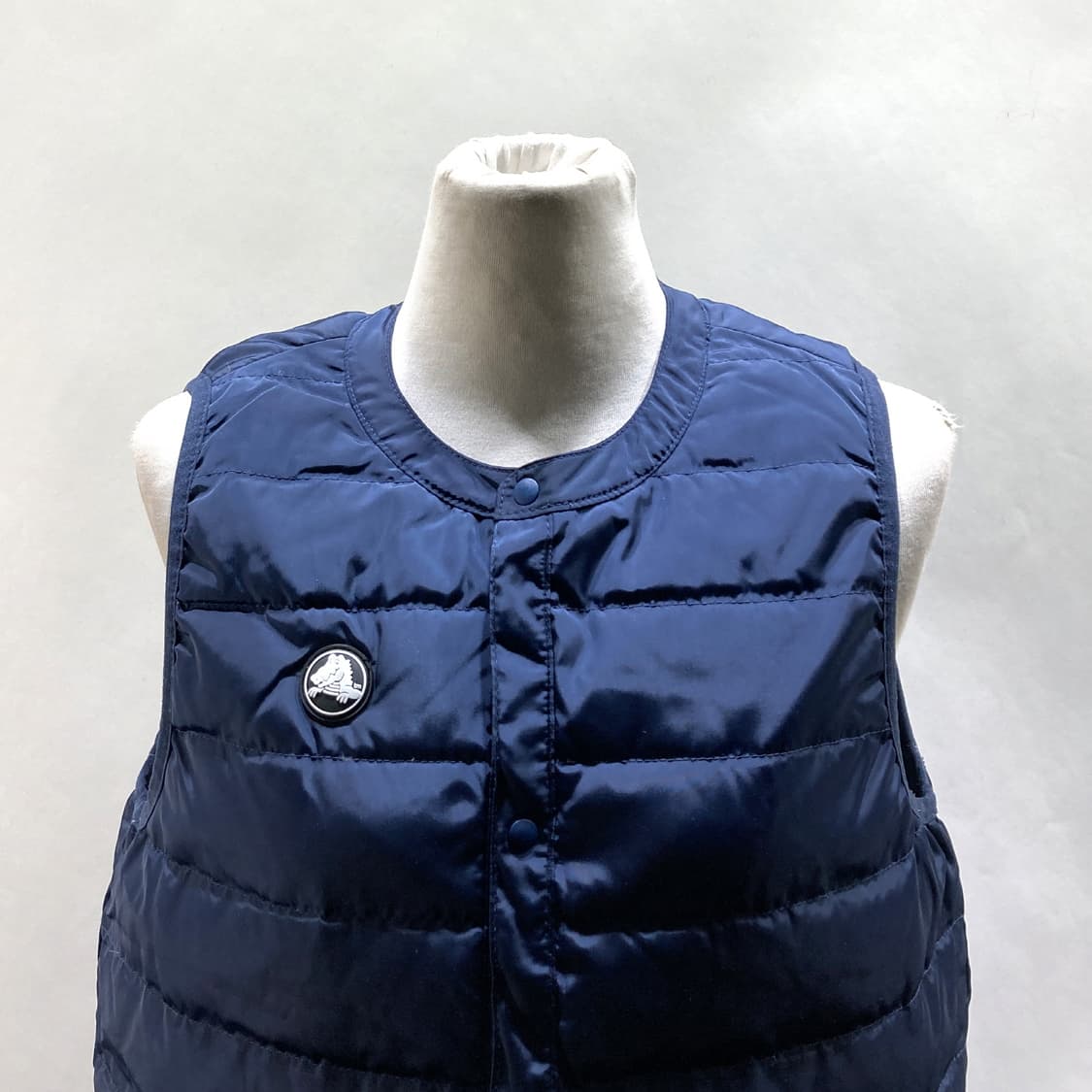 크록스 주니어 오리털경량패딩조끼 150 여성S  상품이미지2