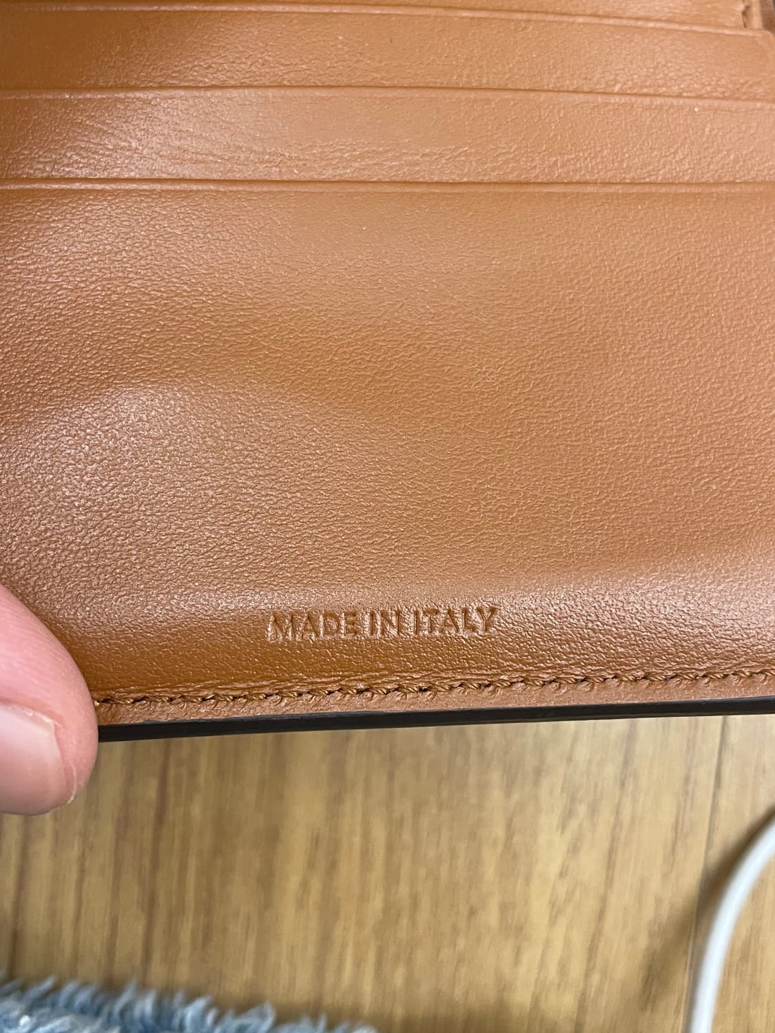 셀린느 트리옹프 캔버스 3단 반지갑 상품이미지8