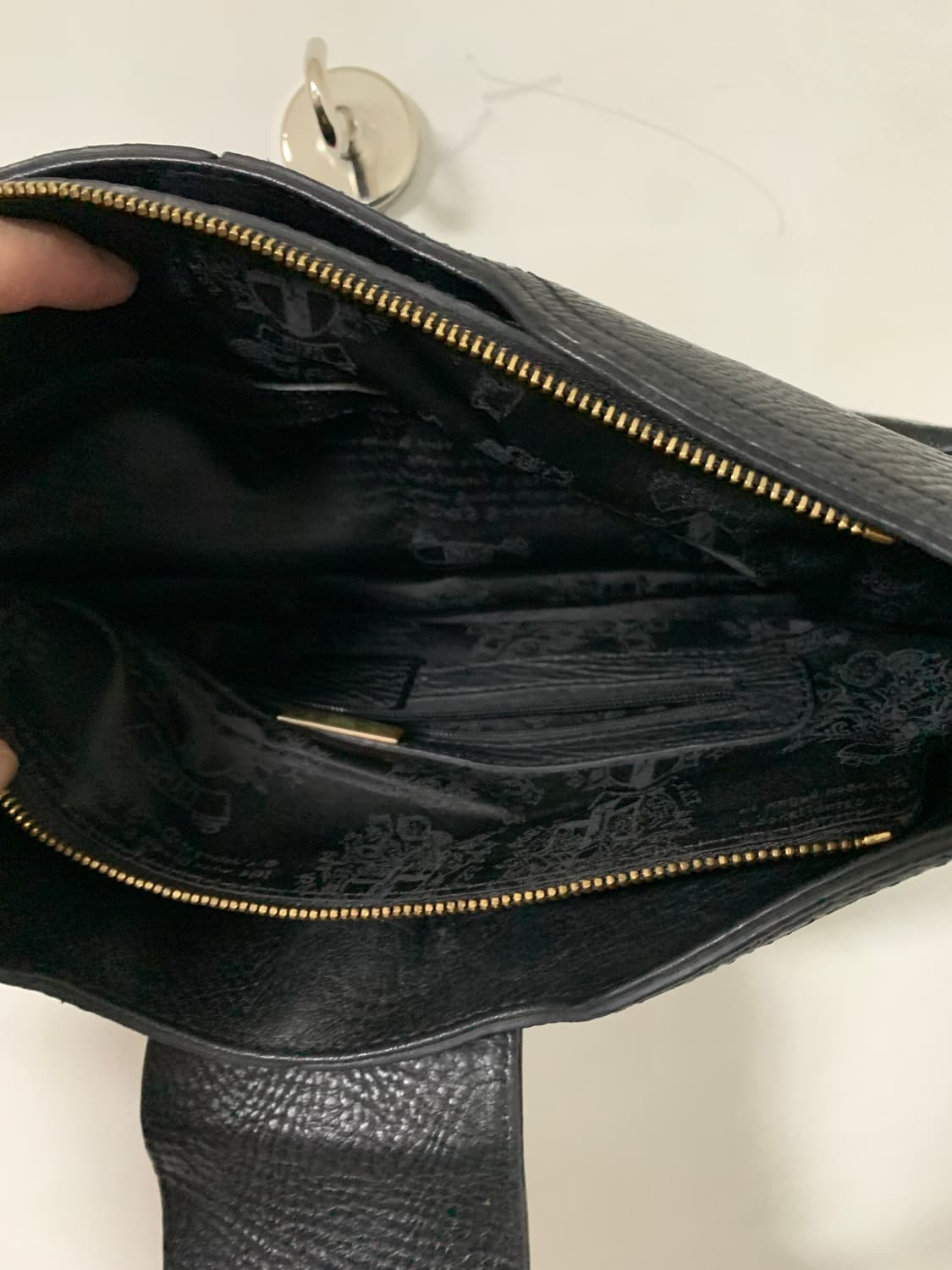 닥스 검정 가죽 숄더백 상품이미지7