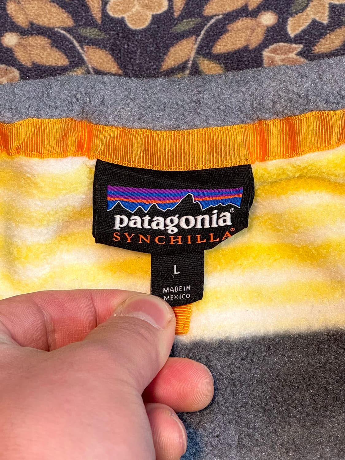 13FW 파타고니아 신칠라 멀티컬러 스트라이프 스냅티 상품이미지3