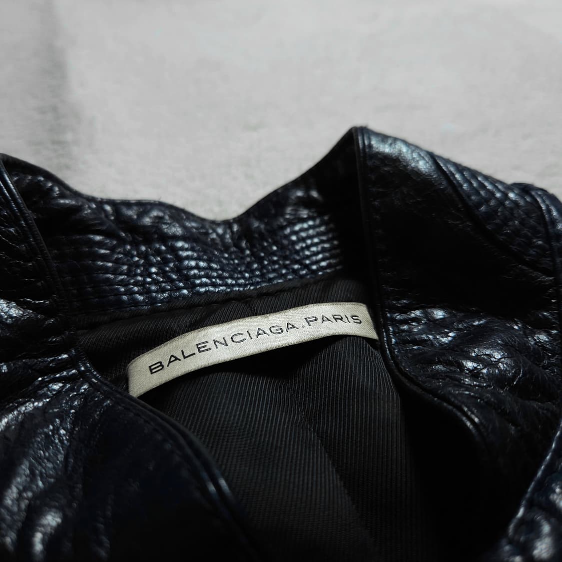 발렌시아가 크링클 램스킨 라이더 블루종 다크 네이비 상품이미지6