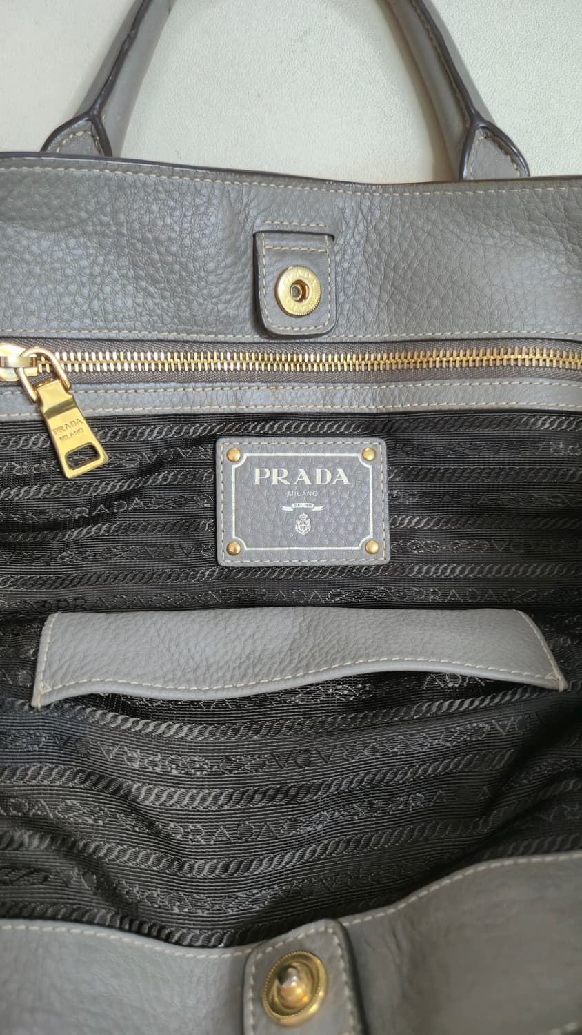 프라다 그레이 가죽 토트백 상품이미지5