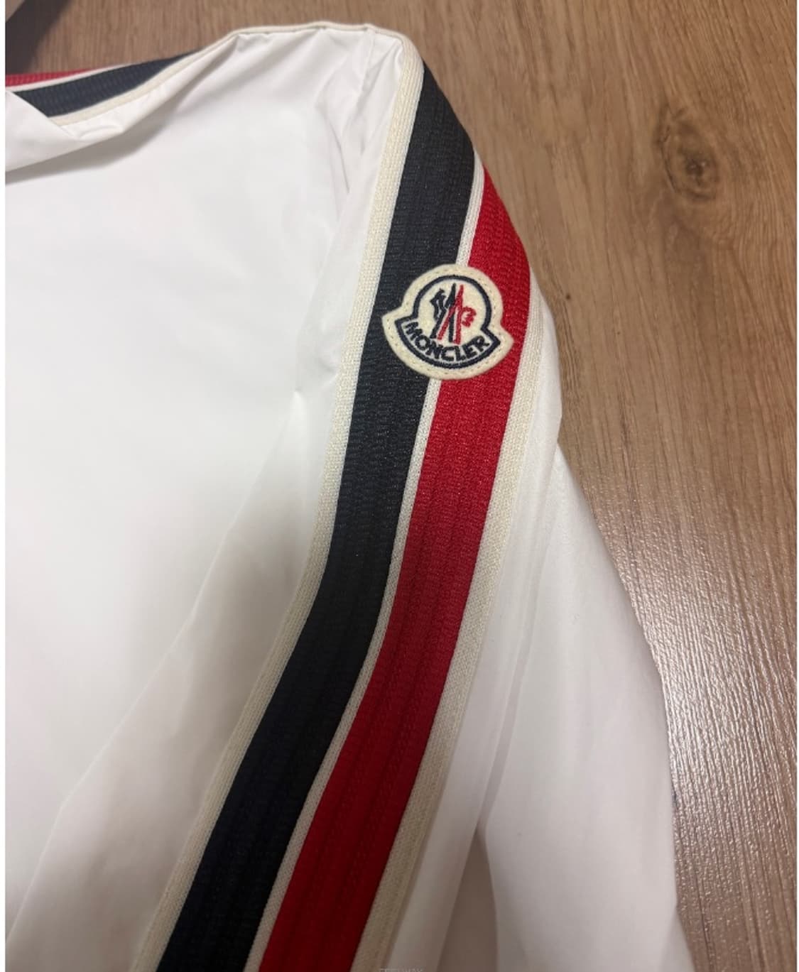 몽클레어 바람막이 4사이즈 상품이미지2