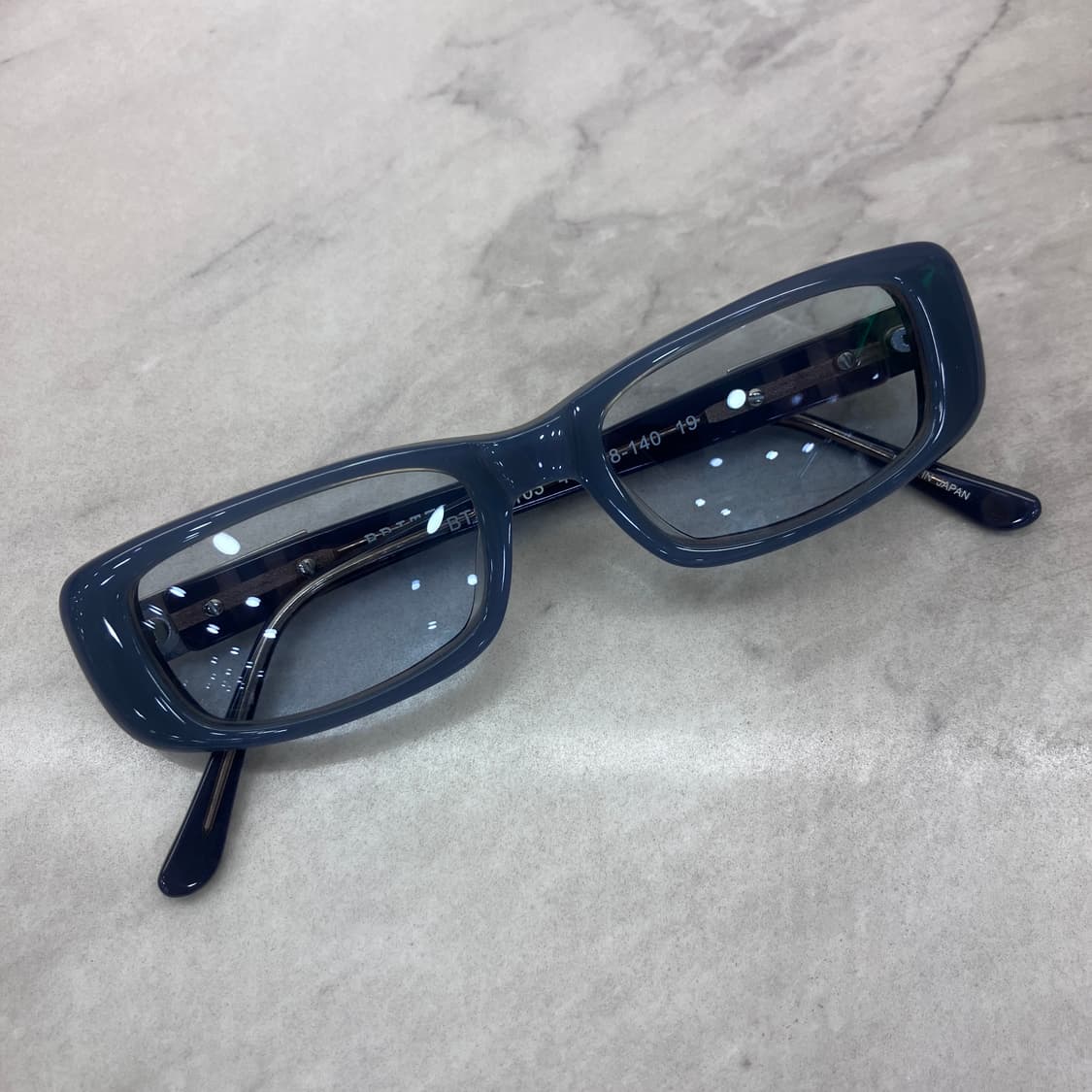 D09 일제 Brittany eyewear 소라 볼드 스퀘어 선글라스 상품이미지1