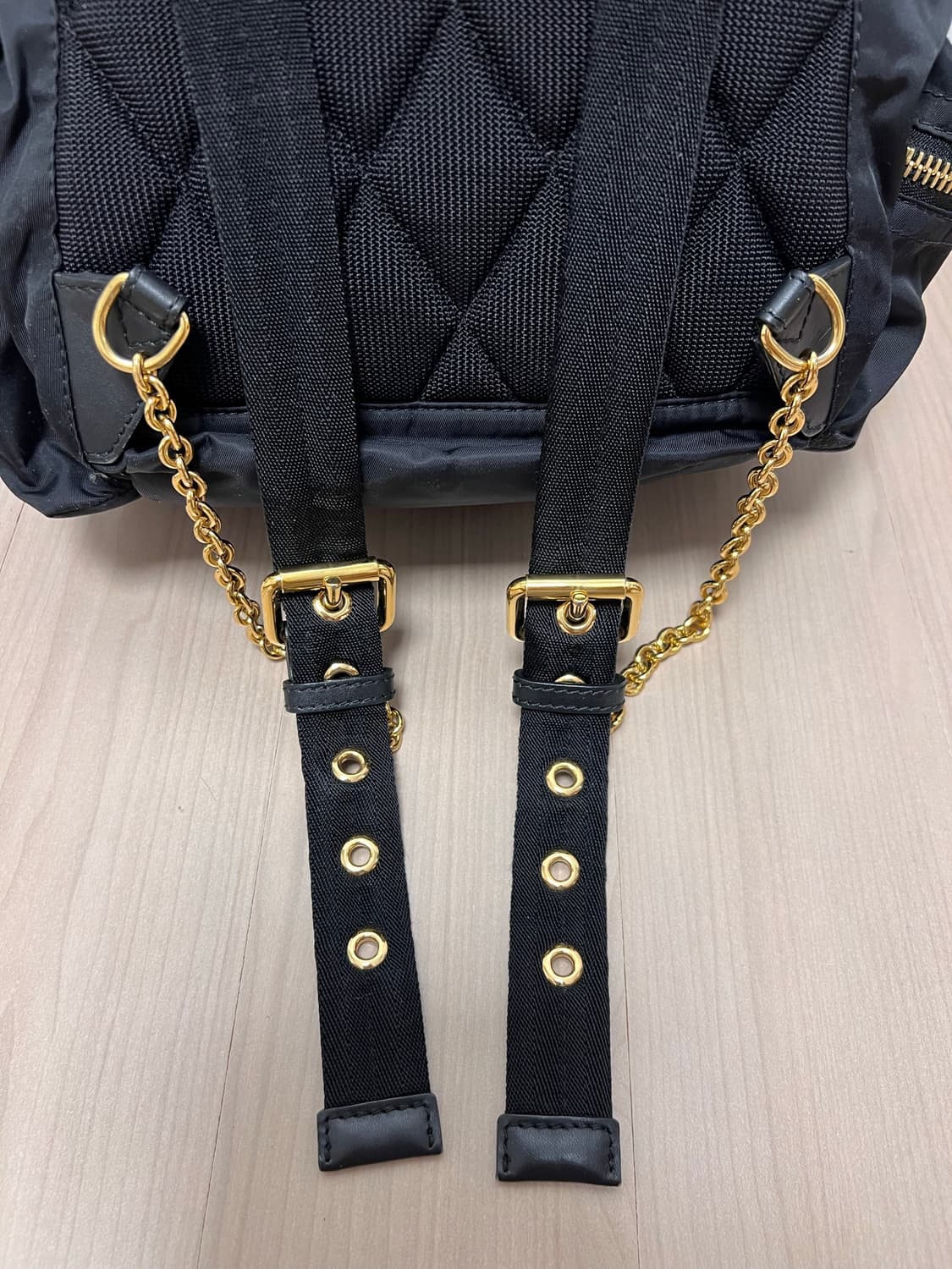 버버리 나일론 럭색 백팩 미디엄 네이비 브라운 한효주 상품이미지5