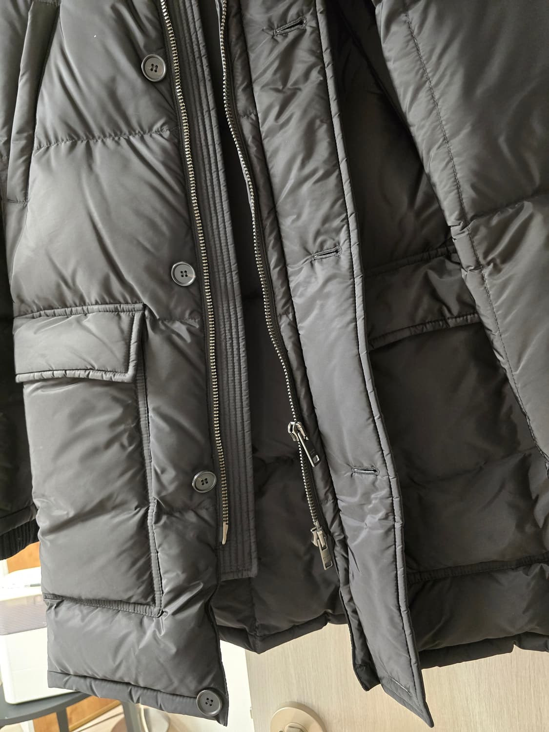 프라다 구스다운 후드 패딩 M 상품이미지3