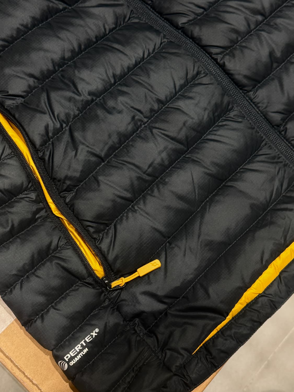 rab 랩 알파인 벨루가 경량패딩 M 상품이미지4