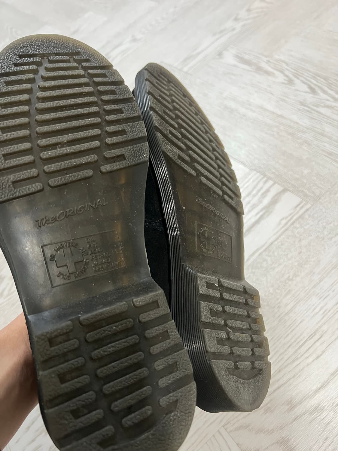 닥터마틴 아드리안 E.H 스웨이드 상품이미지2