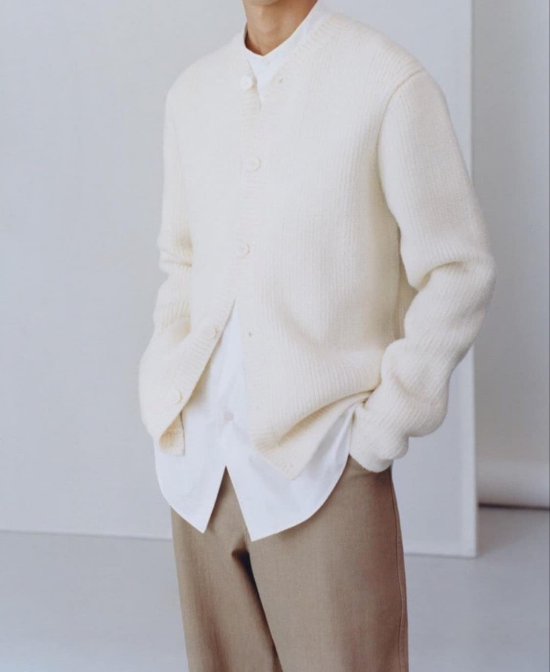 COS 남성 브이넥 가디건 상품이미지3