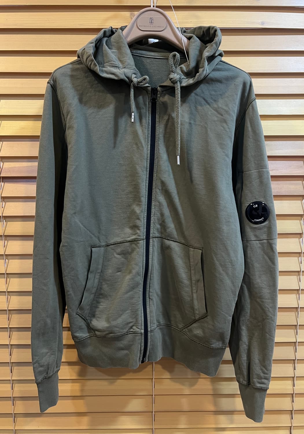  CP컴퍼니  카키 후드집업점퍼 
 상품이미지1