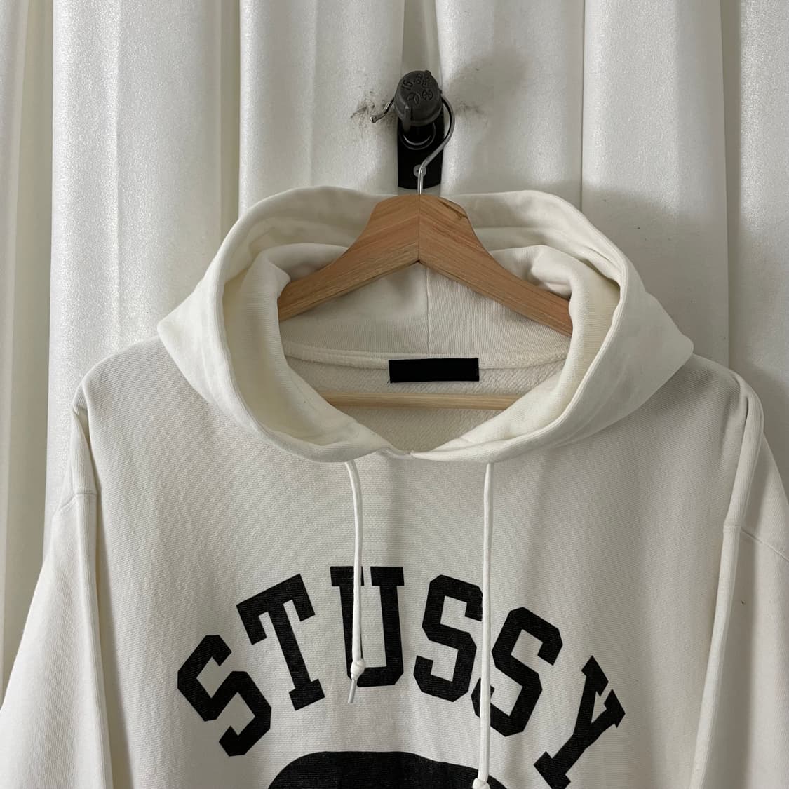 스투시 도쿄 화이트 빅로고 후드 상품이미지3