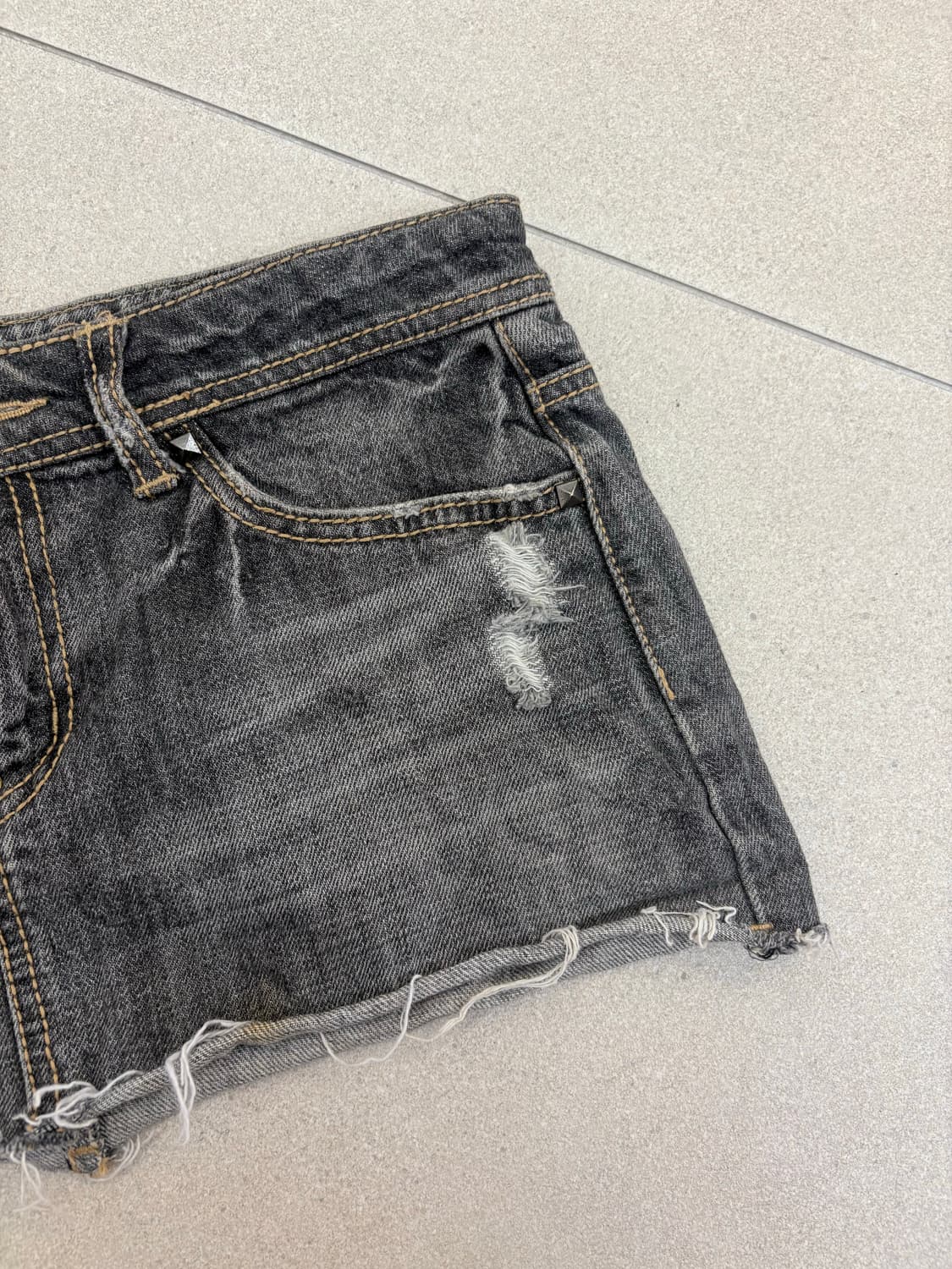 데님 해골 자수 숏스커트 상품이미지3