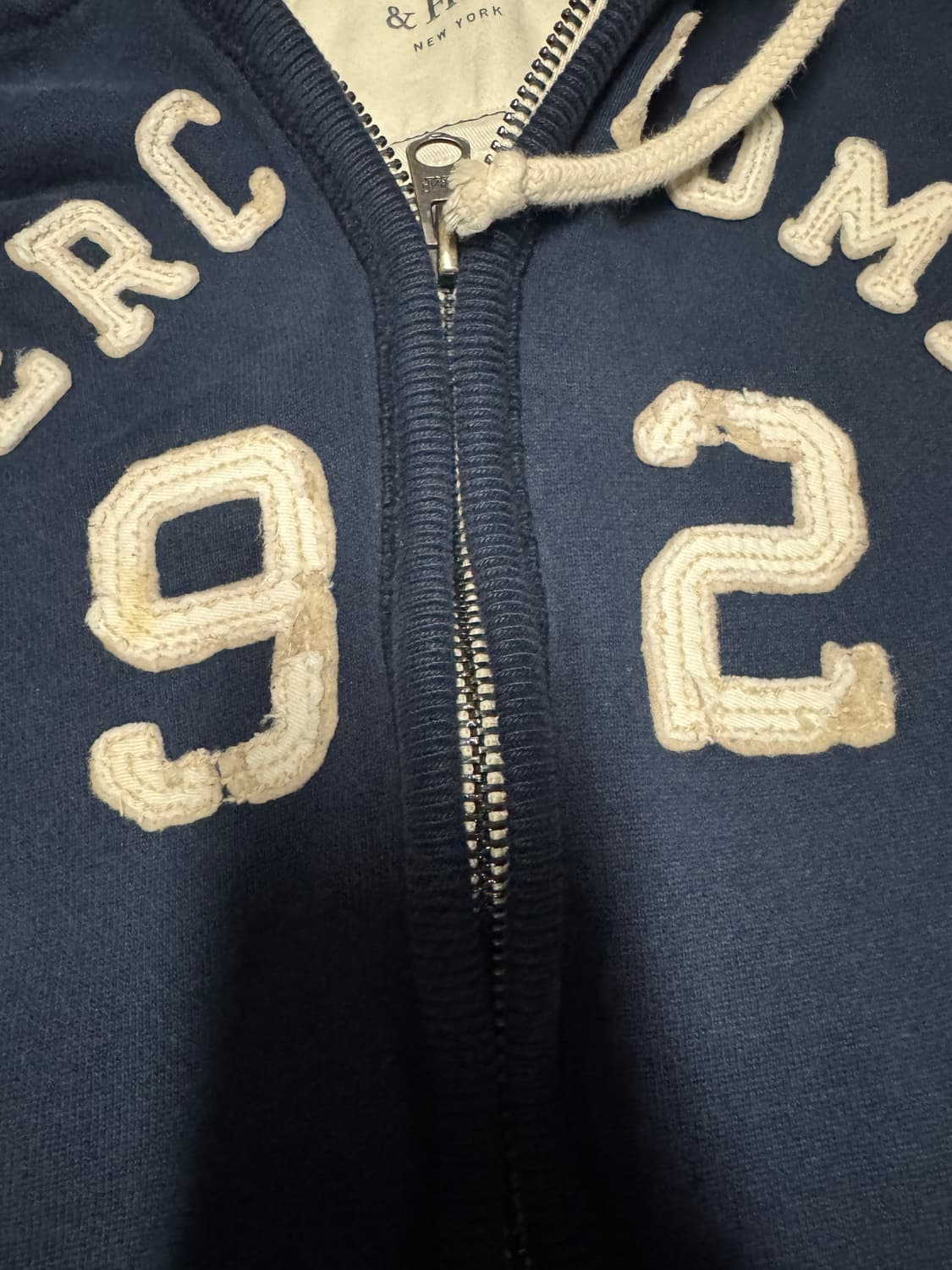 공용!! 아베크롬비 자수 스펠아웃 기모 후드집업 M 네이비 상품이미지5