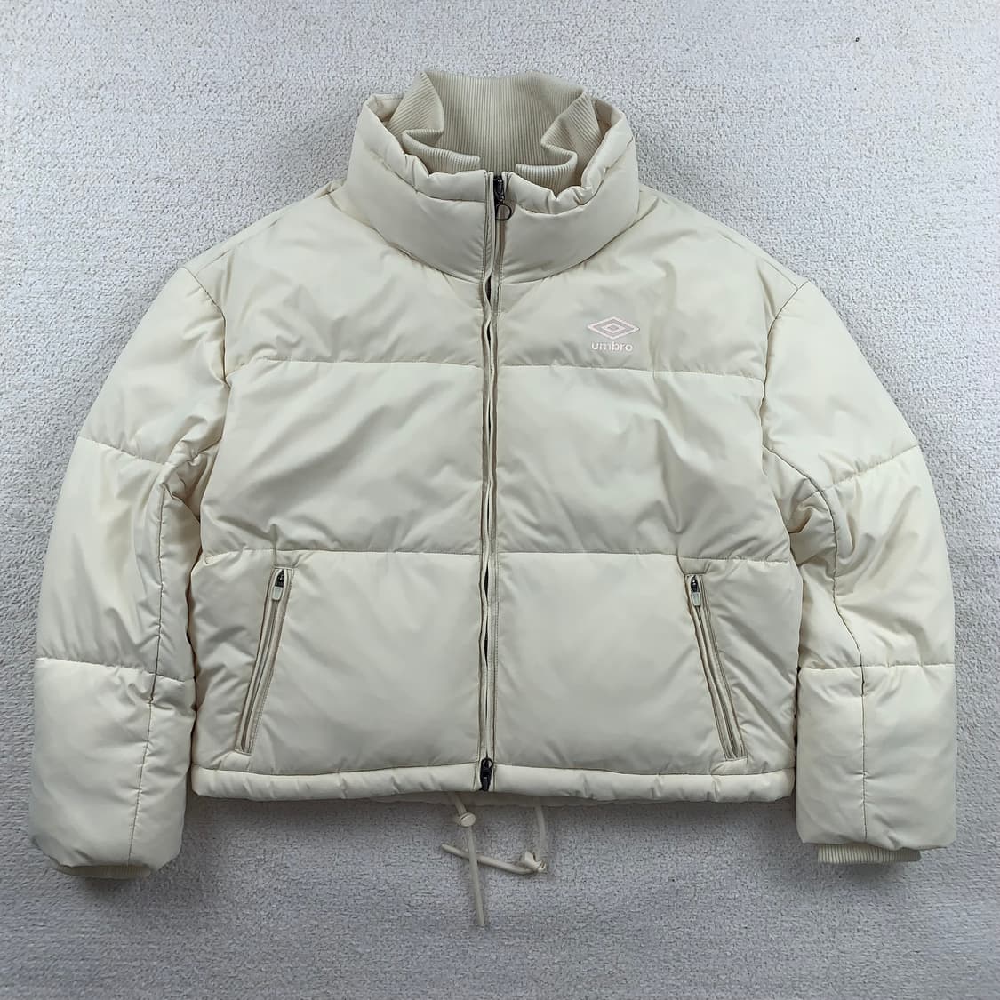 엄브로 스카치 로고 아이보리 크롭 패딩  상품이미지2