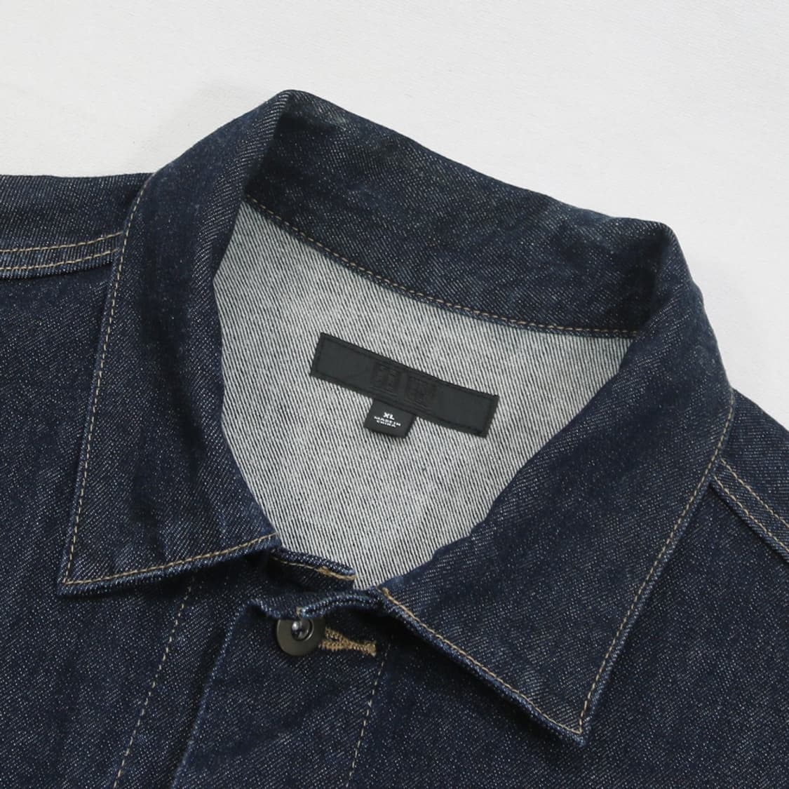 (착용컷) 유니클로 데님 트러커 자켓 (남성용 105) 상품이미지5
