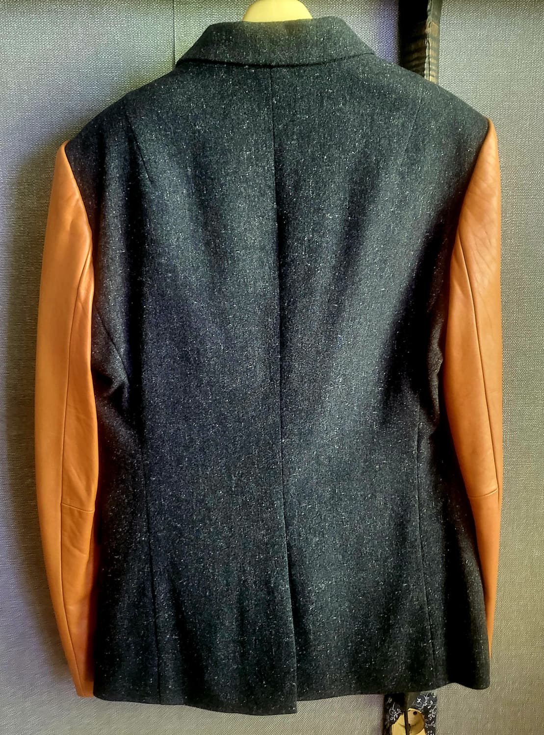 [택달린 새상품] 카이아크만 양가죽배색 모 자켓 상품이미지4