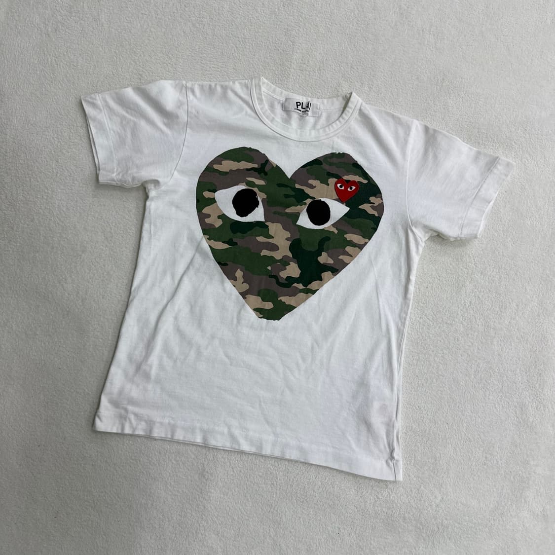 L 꼼데가르송 카모 하트 반팔티(수축) 0406T 상품이미지1