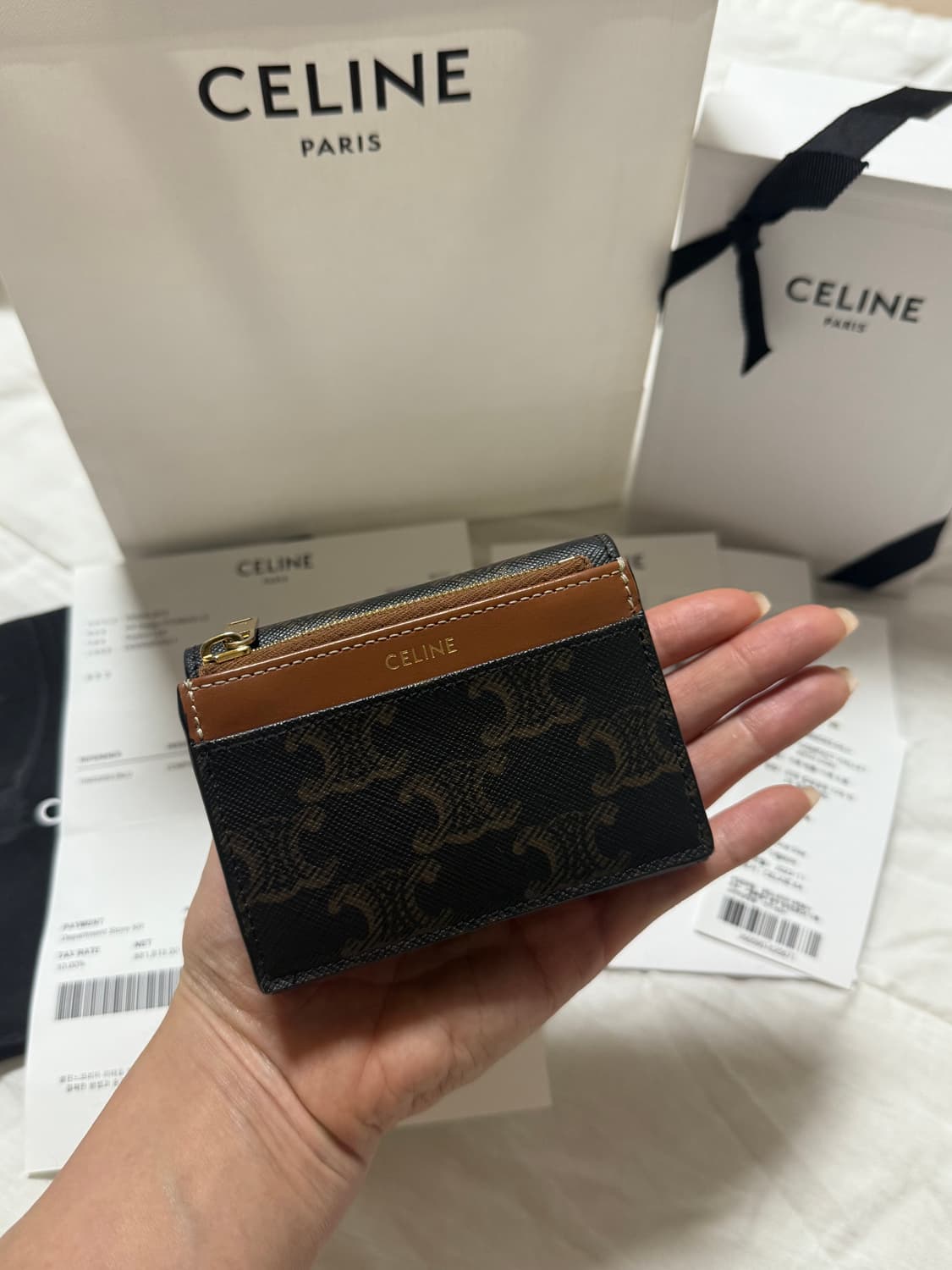 셀린느 트리온프 캔버스 & 램스킨 컴팩트 월렛 위드 코인 탄 상품이미지3