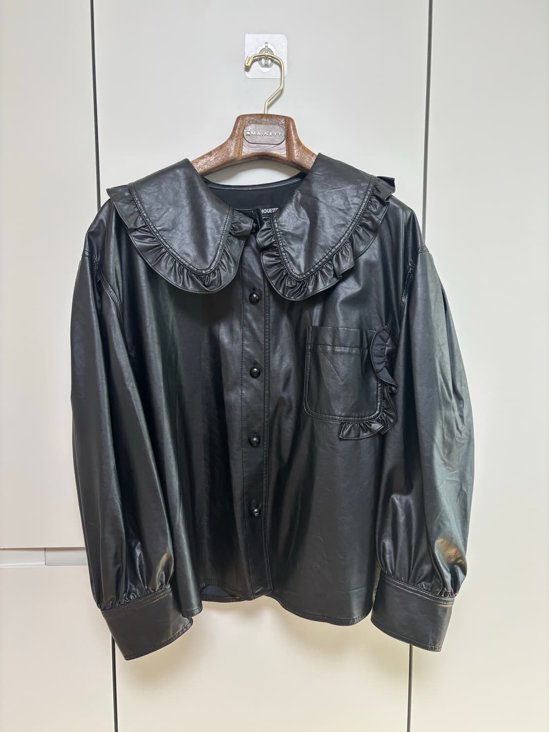 럭키슈에뜨 블랙 프릴 레더 셔츠 36 상품이미지2