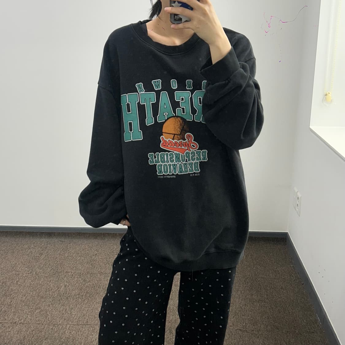 Brown Breath 브라운브레스 프린팅 로고 블랙 맨투맨  상품이미지1