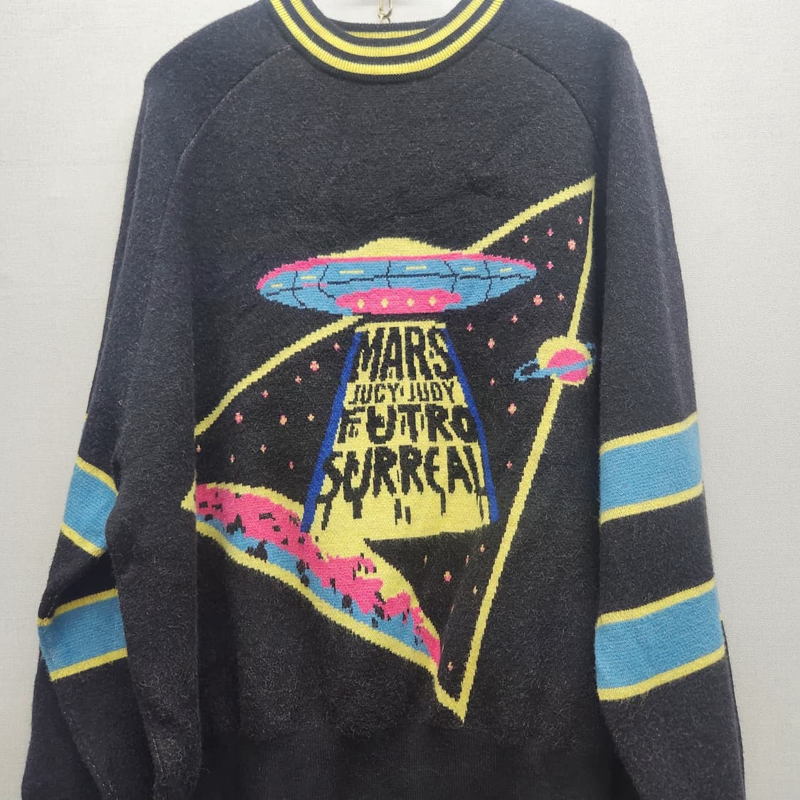 쥬시쥬디 UFO 디자인 오버핏 니트 85(2XL) 상품이미지2