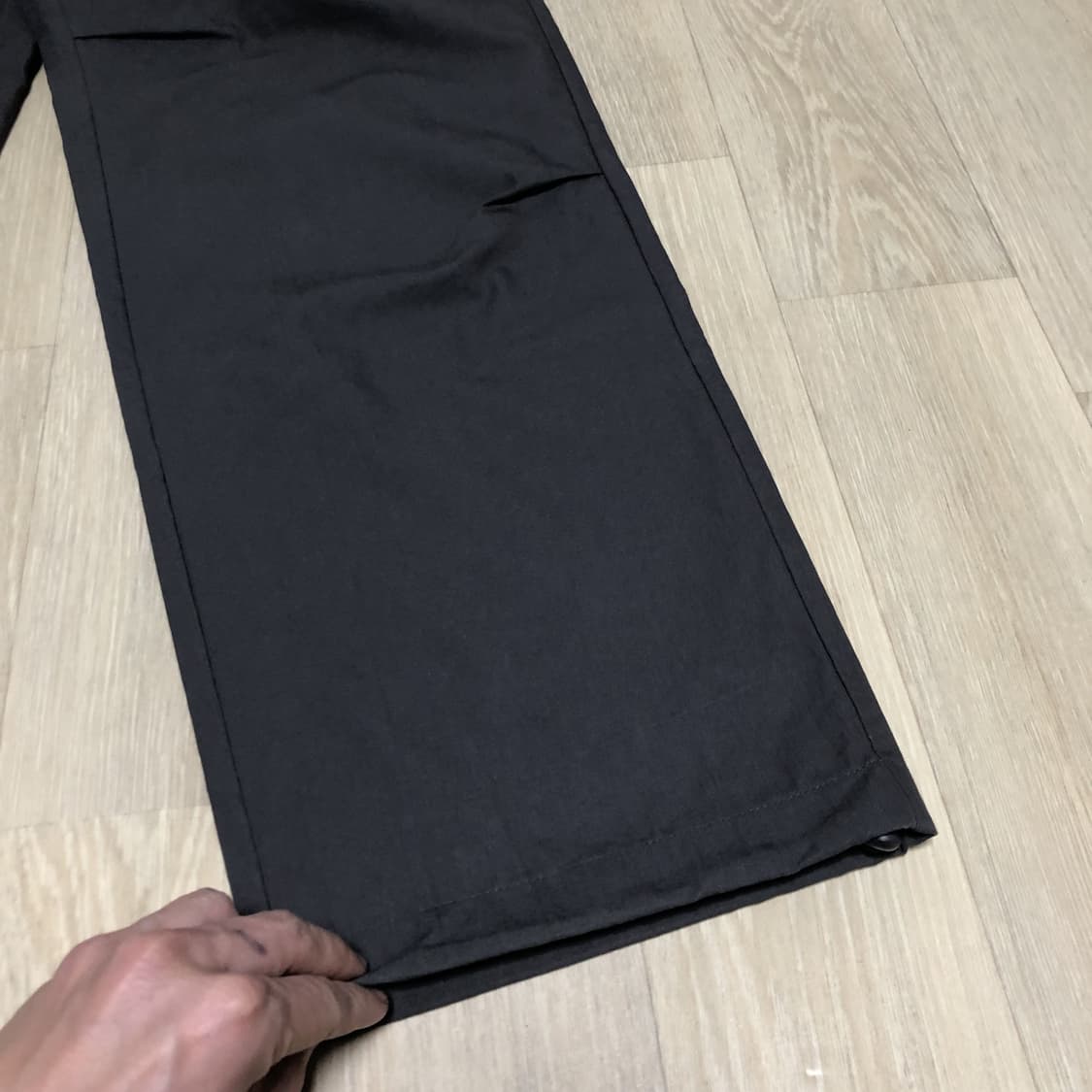 (우먼스 S) 마뗑 킴 MATIN KIM 어텀 카고 팬츠 인 차콜 상품이미지2