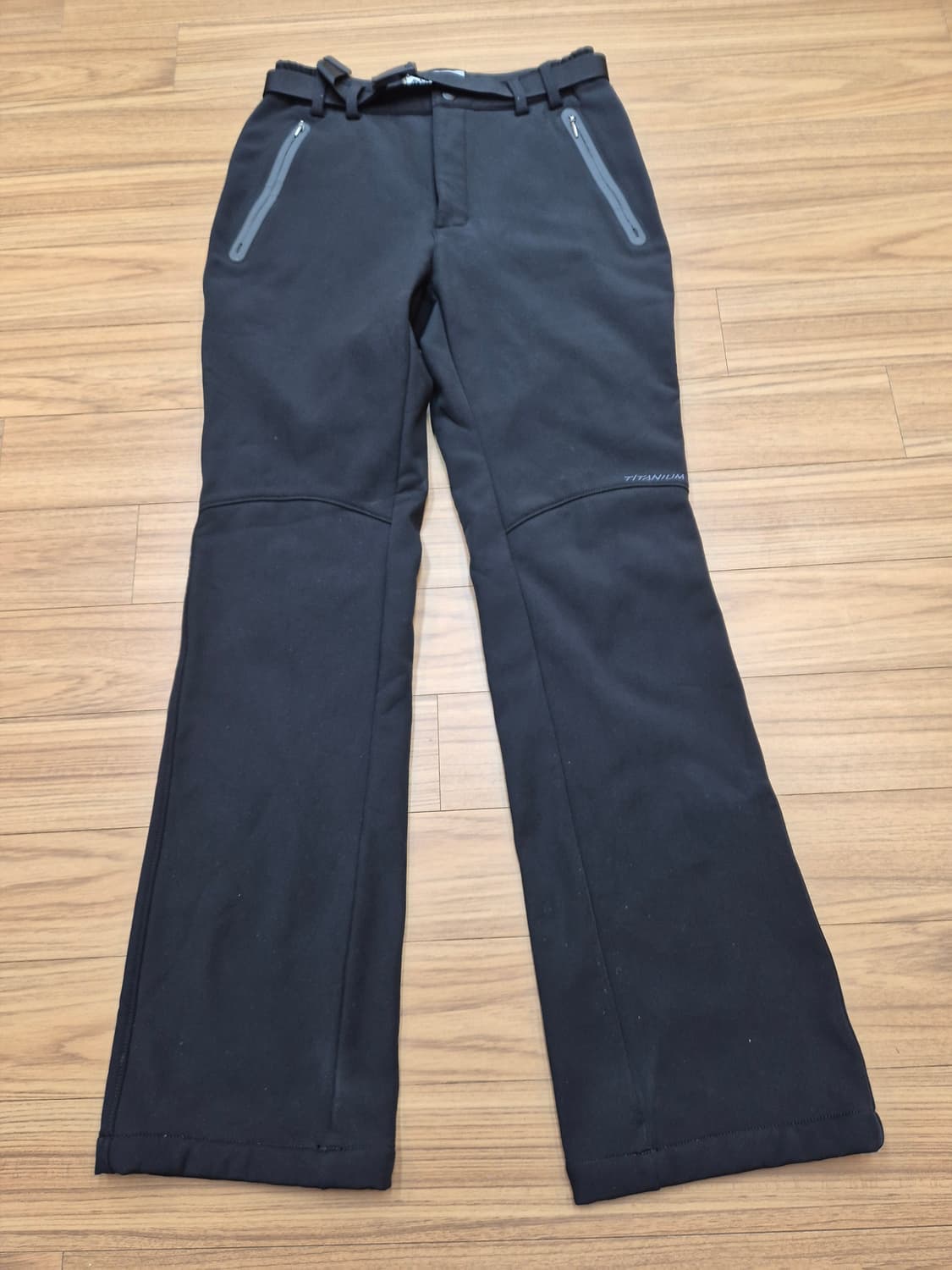 컬럼비아 여성 등산 바지 블랙 색상입니다. 사이즈는 65(S)이고, 허리 상품이미지1