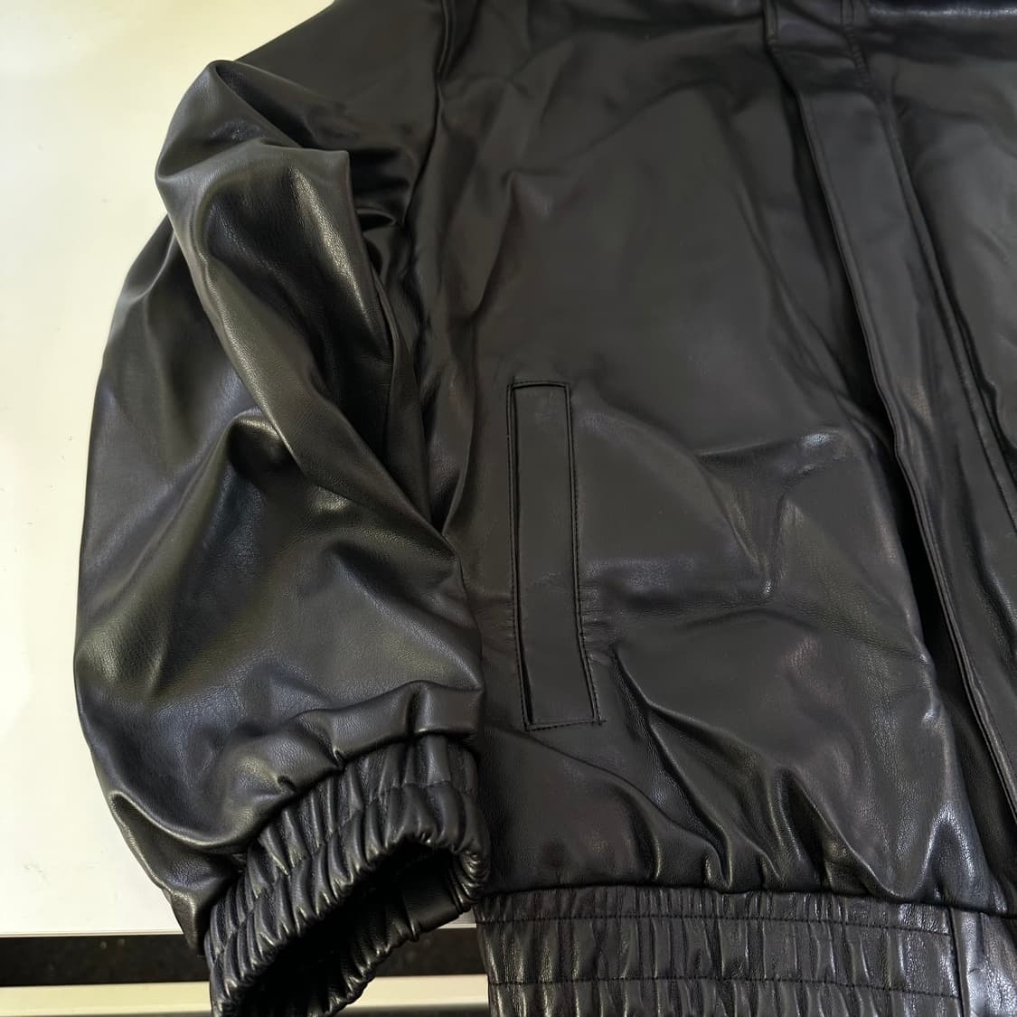 L QT8 가먼츠 블랙 레더자켓 상품이미지3