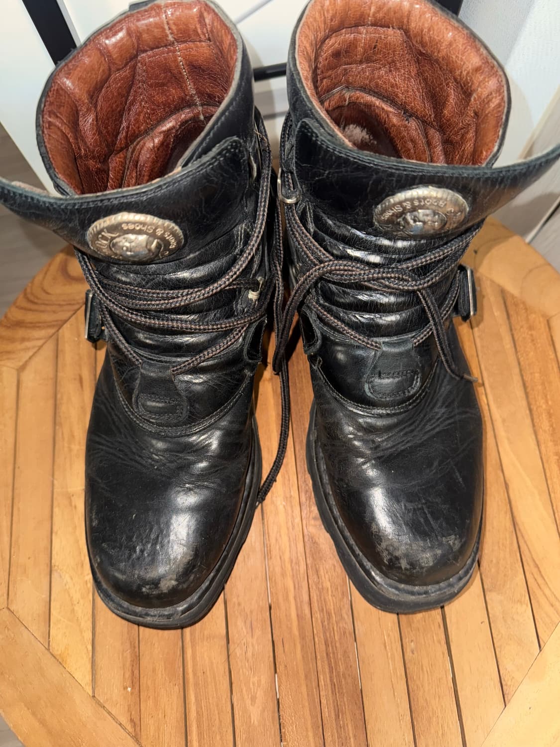 뉴락 부츠 280 사이즈 판매합니다 상품이미지1