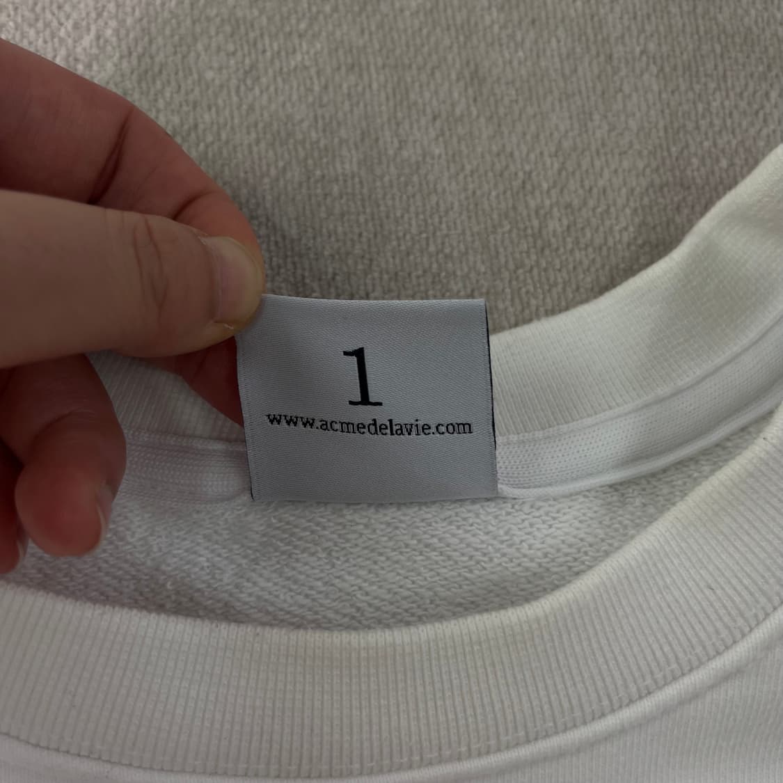 100 아크메드라비 화이트 맨투맨 상품이미지5