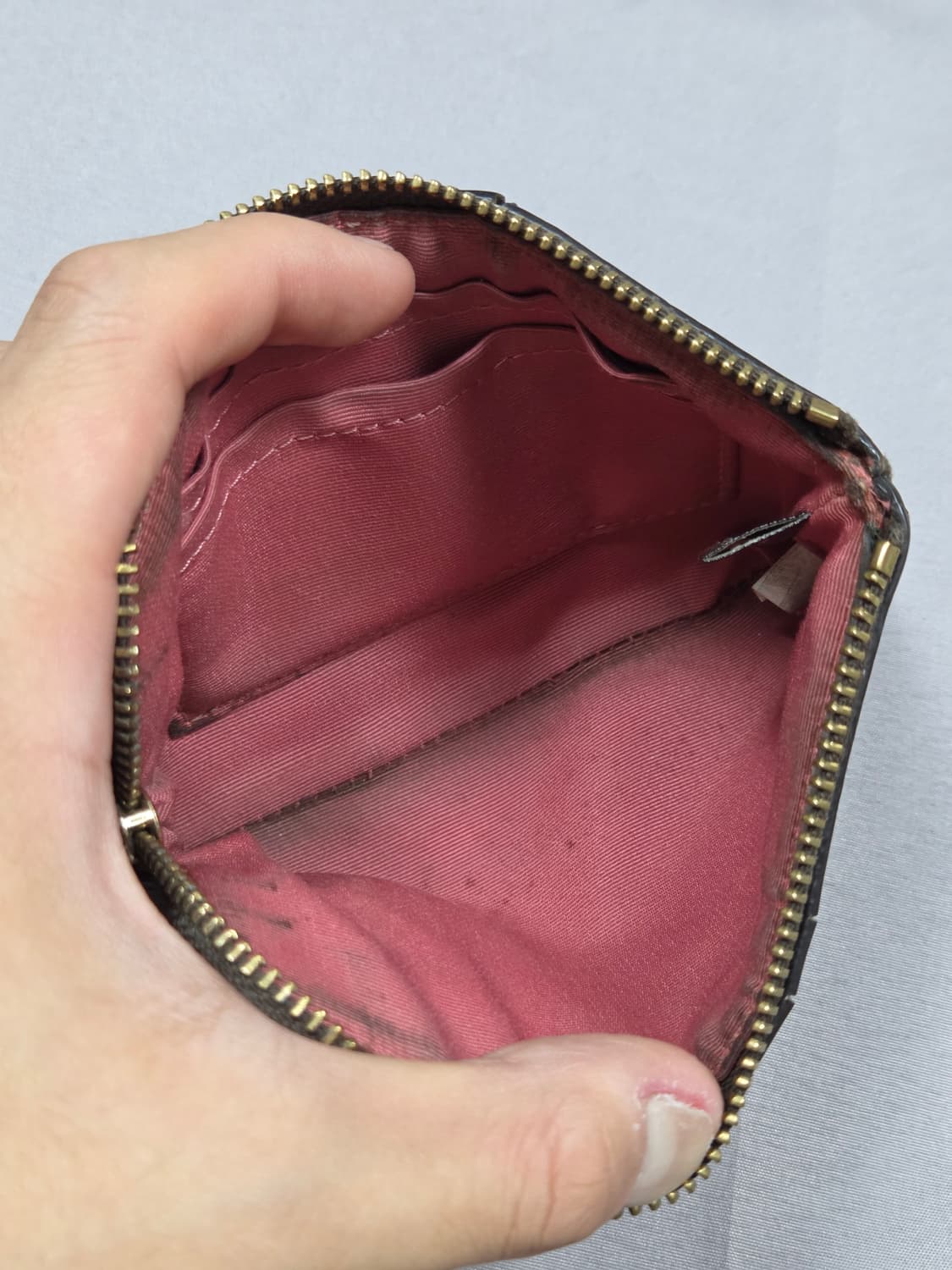 [코치] 시그니처 센터 스트라이프 코너 지퍼 리스트릿 | G00016 상품이미지7