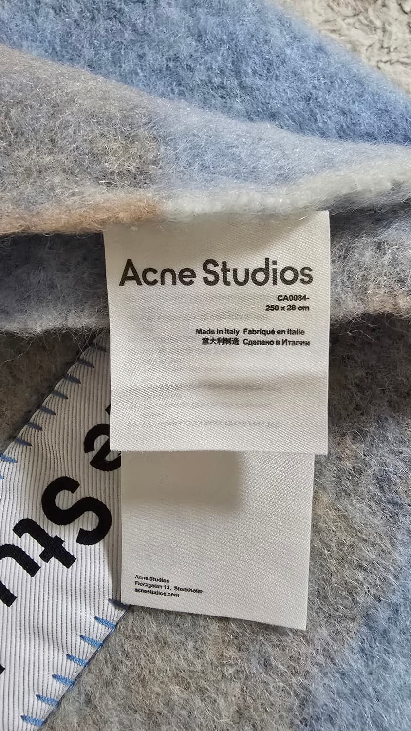 아크네 스튜디오
모헤어 파스텔 블루 베이지 머플러 목도리 상품이미지5