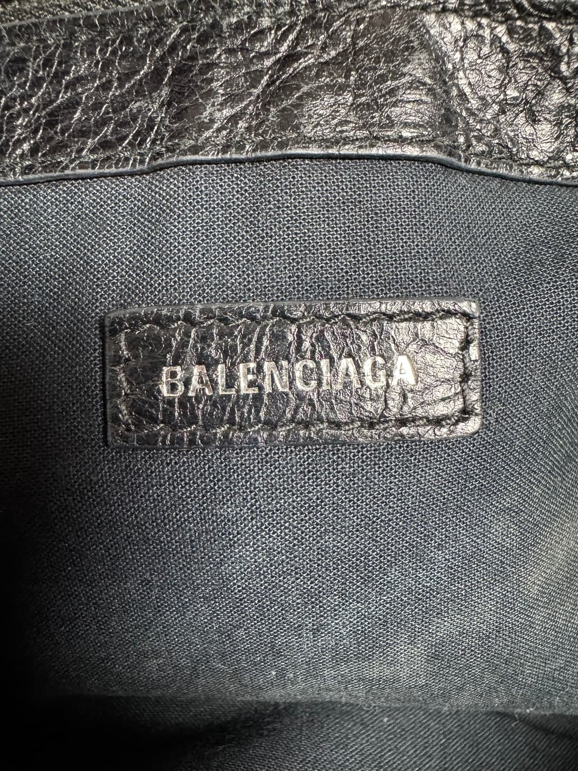 발렌시아가 모터 클러치백 상품이미지4