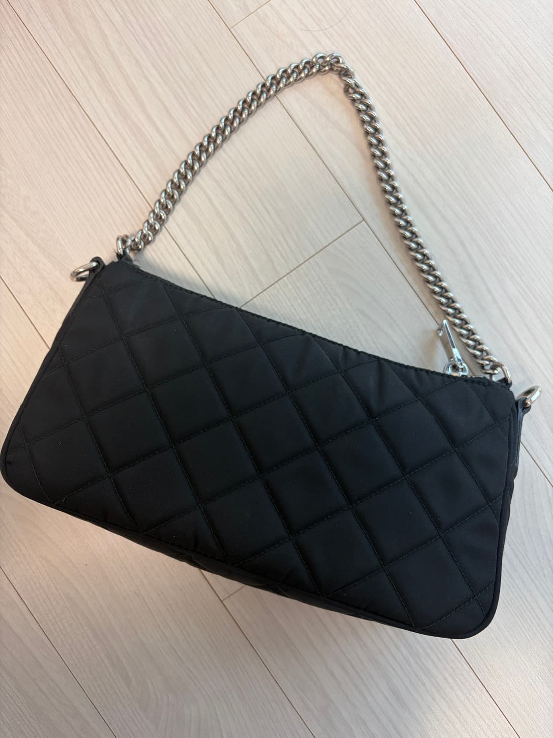 프라다 퀼팅 체인백 크로스가능 상품이미지3