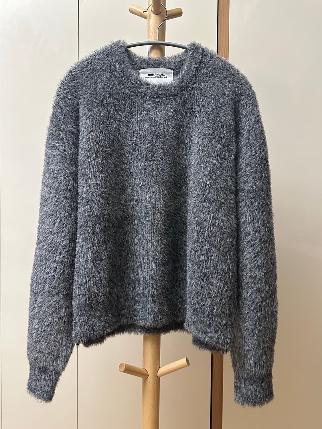 [L] 노매뉴얼 크롭 헤어리 니트 상품이미지1