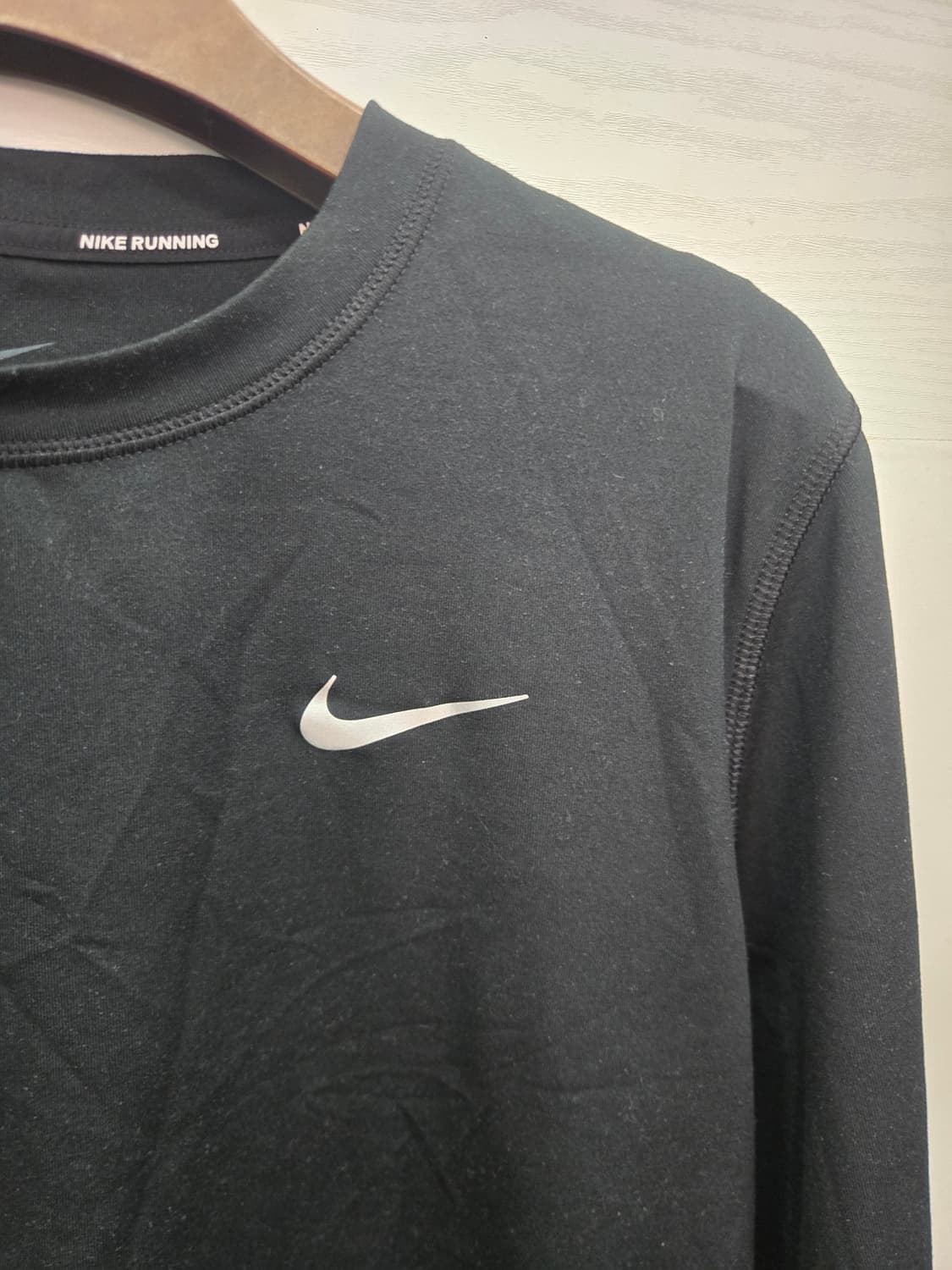 L,100 )) NIKE 나이키 드라이피 서닝 긴팔티셔츠! 깔끔한 디자인 상품이미지2