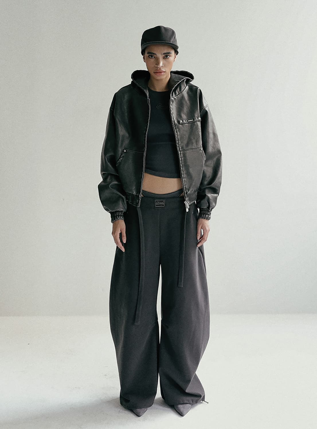 [택o새상품]배드블러드 비욘드 캐시 소프트 조거 - 챠콜 xs 상품이미지1