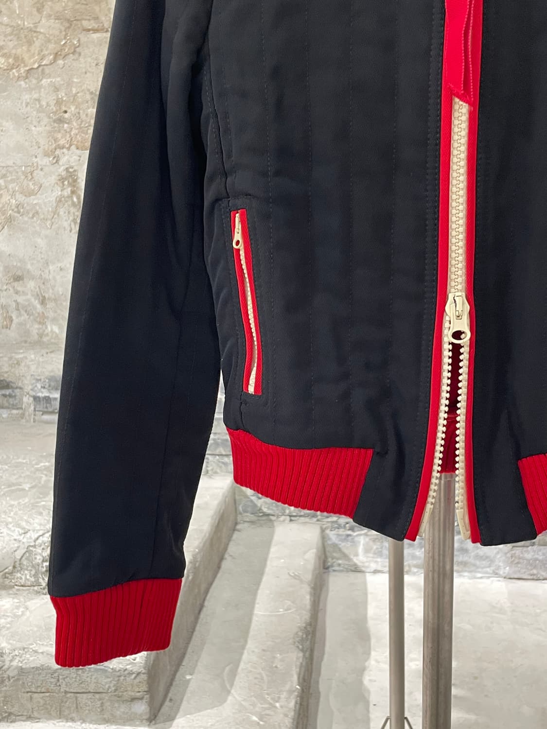 모스키노 배색 패치 투 웨이 집업 자켓 상품이미지4