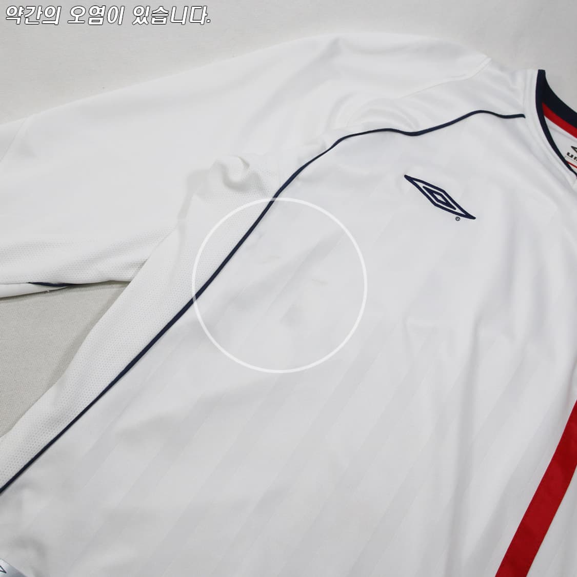 (착용컷) UMBRO 01~03 잉글랜드 유니폼 상의 (남성용 108) 상품이미지6