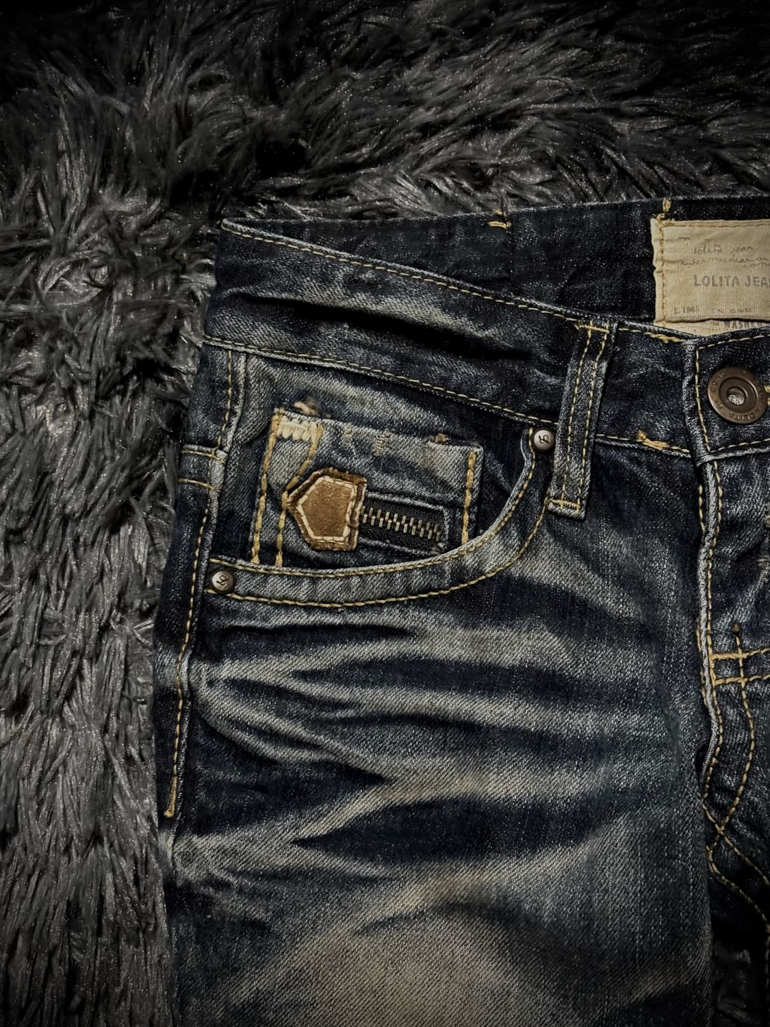 LOLITA JEANS 워싱 레터링 자수 지퍼 포켓 부츠컷 데님팬츠 상품이미지5