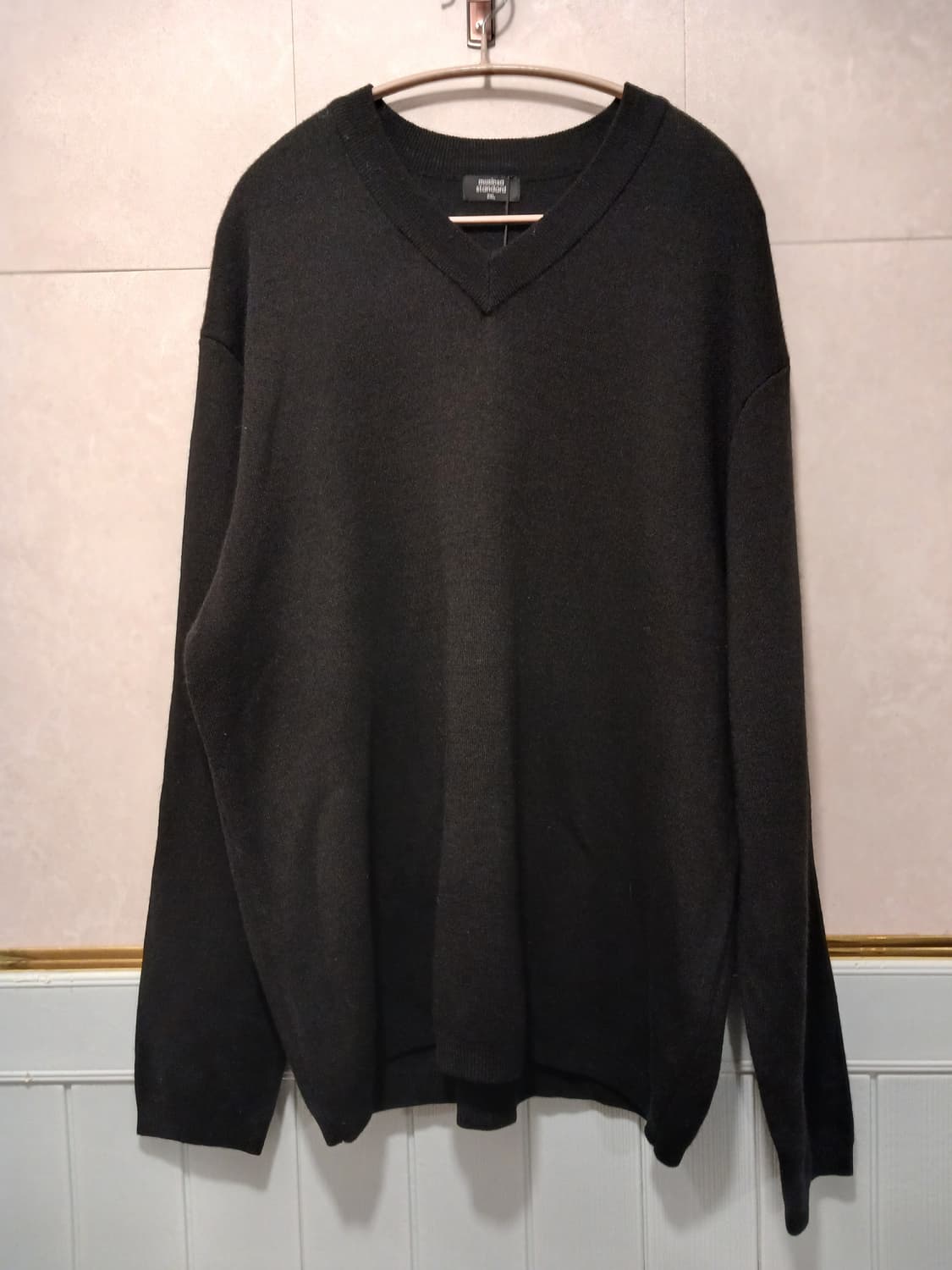무신사스탠다드 정품 남성 미니멀 브이넥니트 2XL 사이즈 상품이미지1