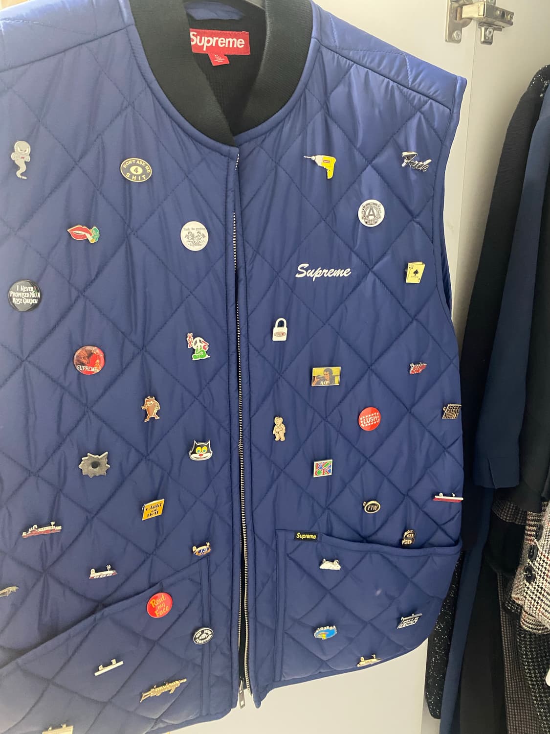 슈프림 23ss 핀 워크 베스트 상품이미지1