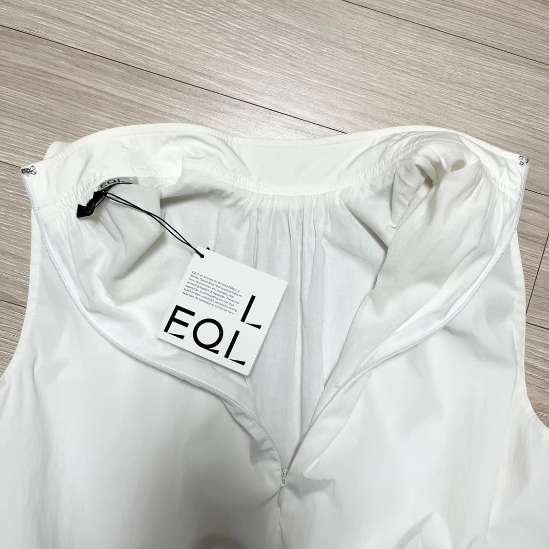 [S] 에센셜바이이큐엘 EQL 볼륨 슬리브리스 탑 상품이미지5