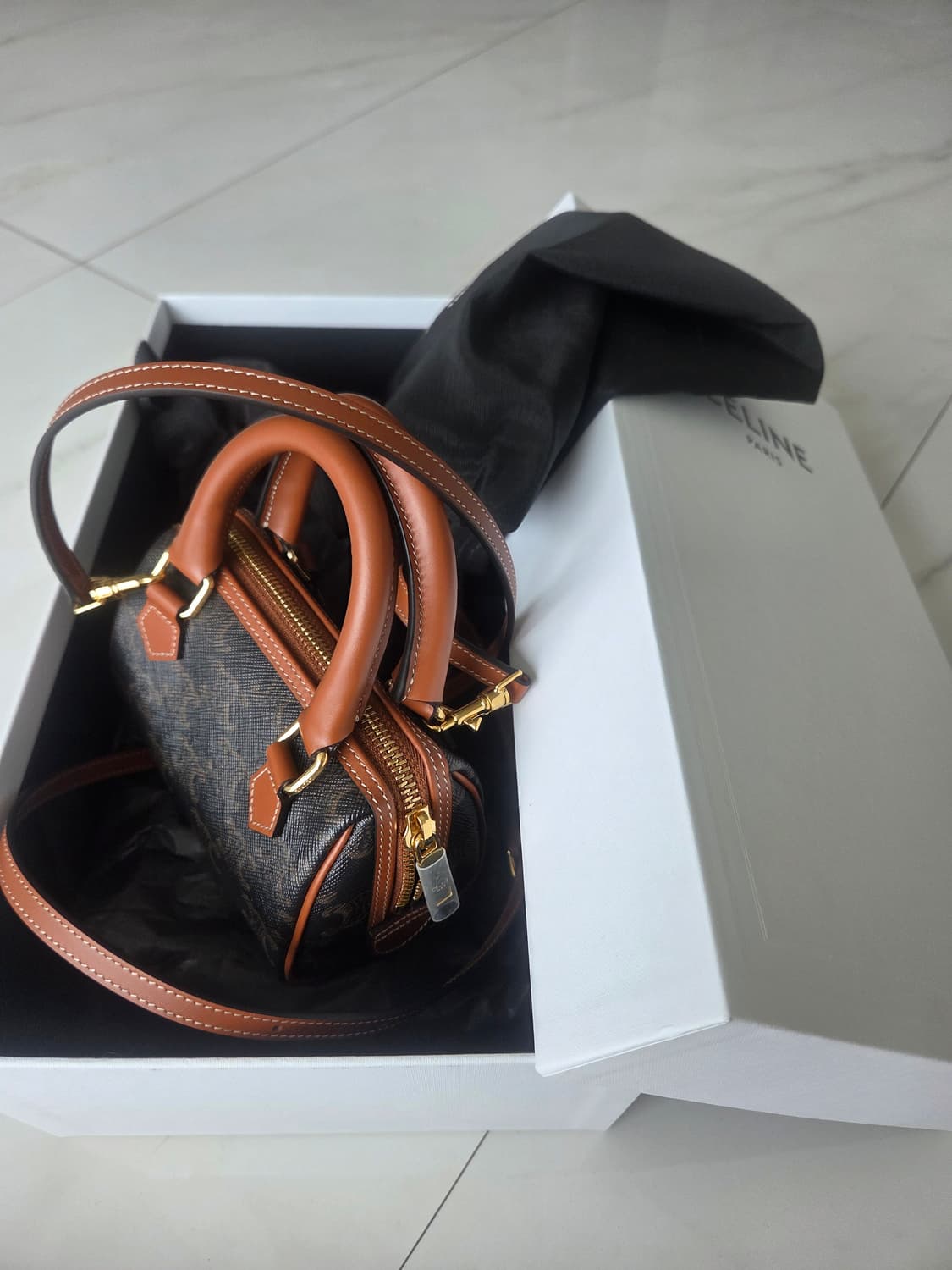 셀린느미니  보스턴백 탄 상품이미지5