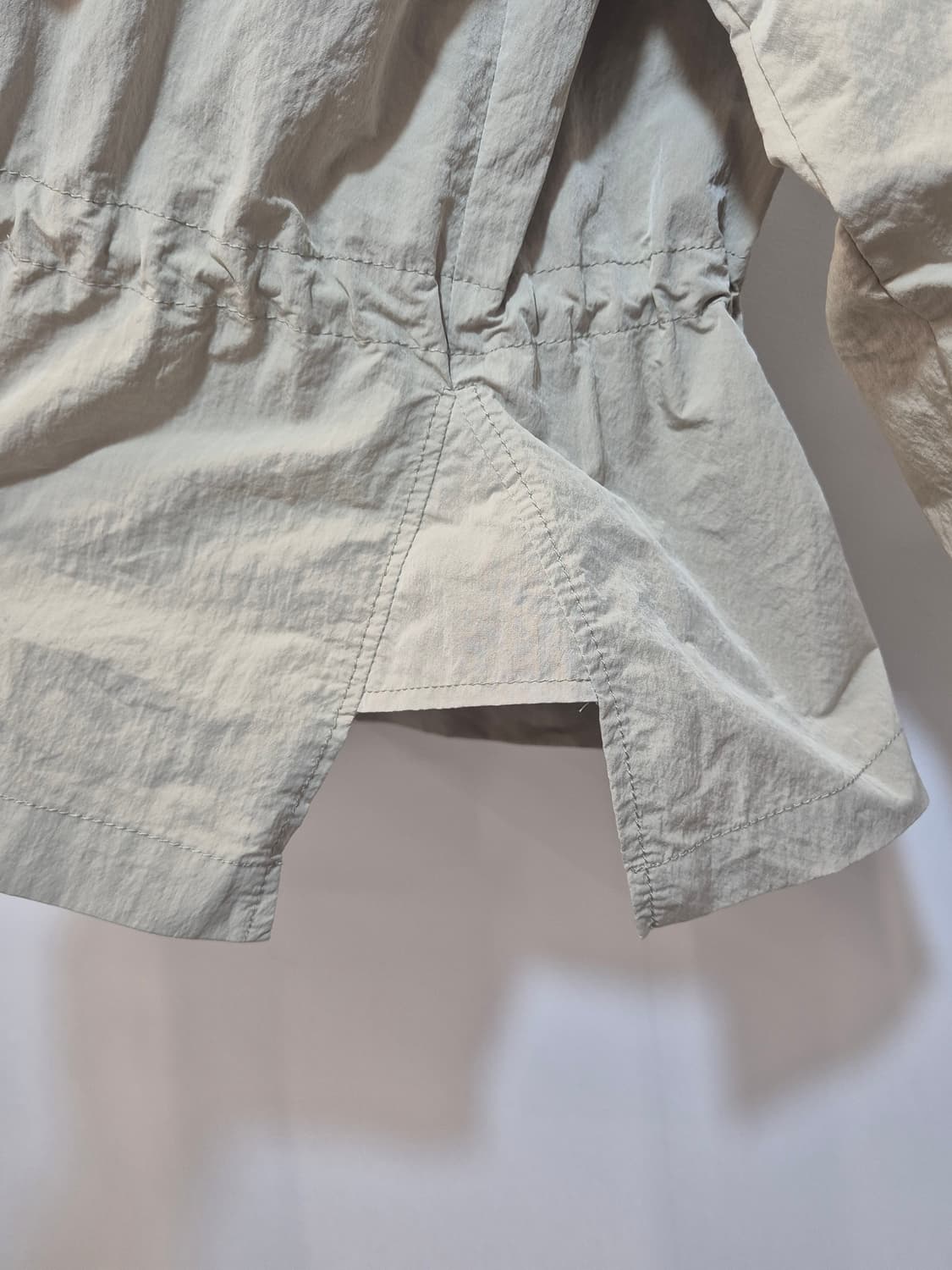 voive  of  voices  가볍고 시원한 소재로 제작된 바람막이  상품이미지4