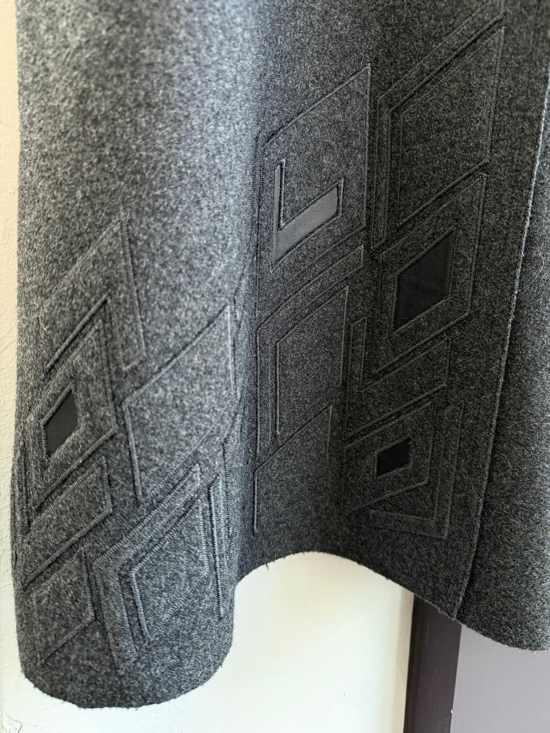 로로피아나 캐시미어 레더 케이프 망토 상품이미지8